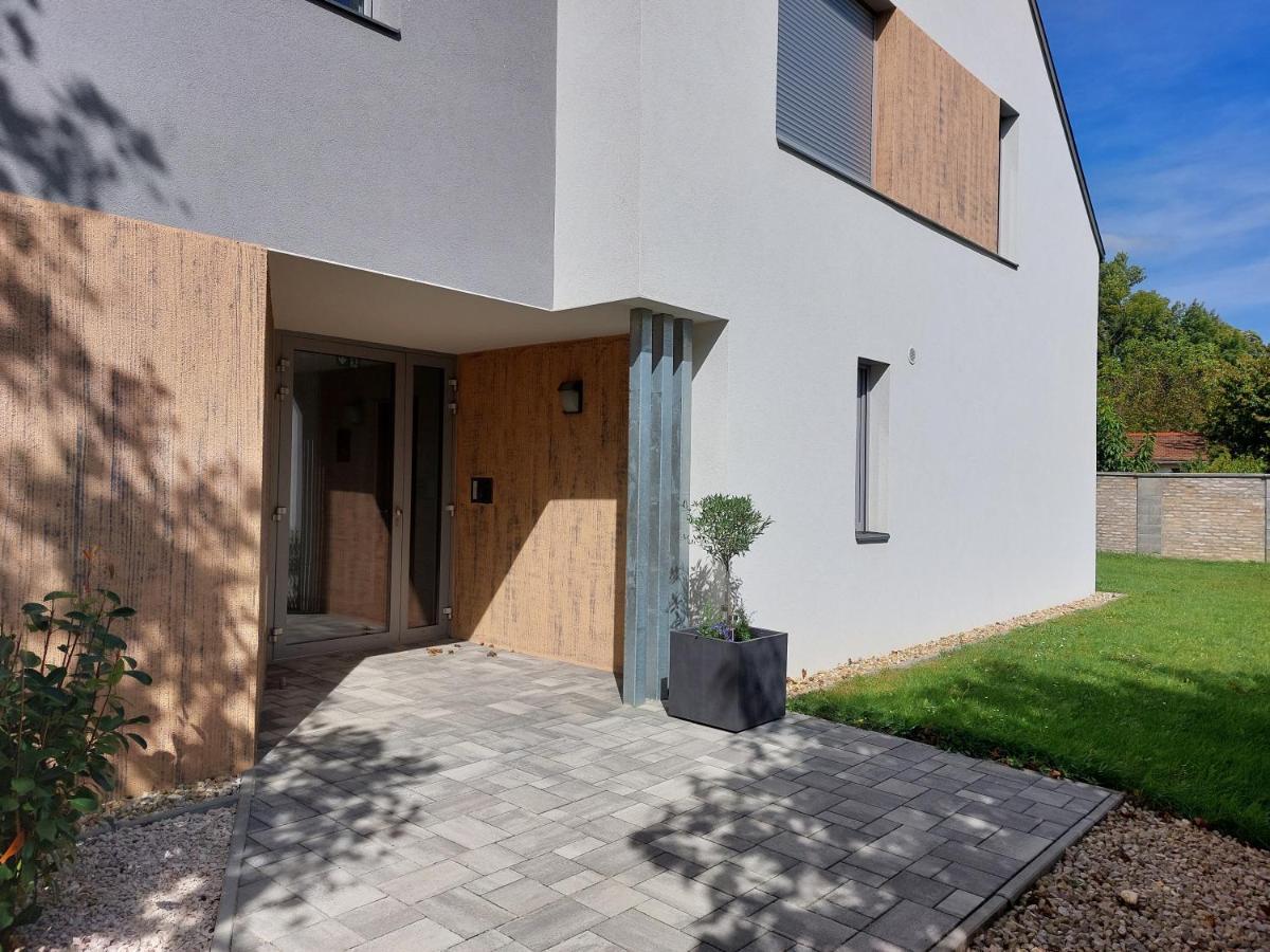Linden Apartman 107 Glamour (Adults Only) Mosonmagyaróvár Eksteriør billede